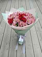 Букет цветов из:  Альстромерии #REPLACE_PRED# Ижморском