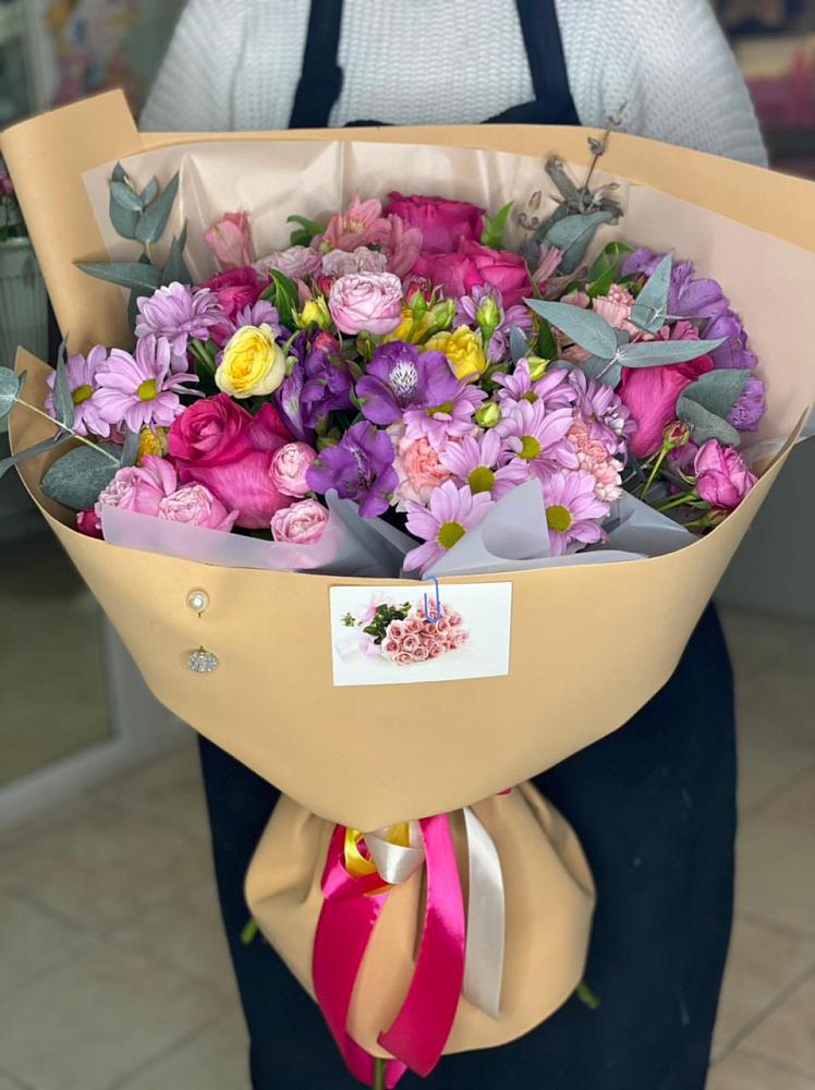 Букет цветов из: Хризантемы, Гвоздики и Альстромерии в Ижморском