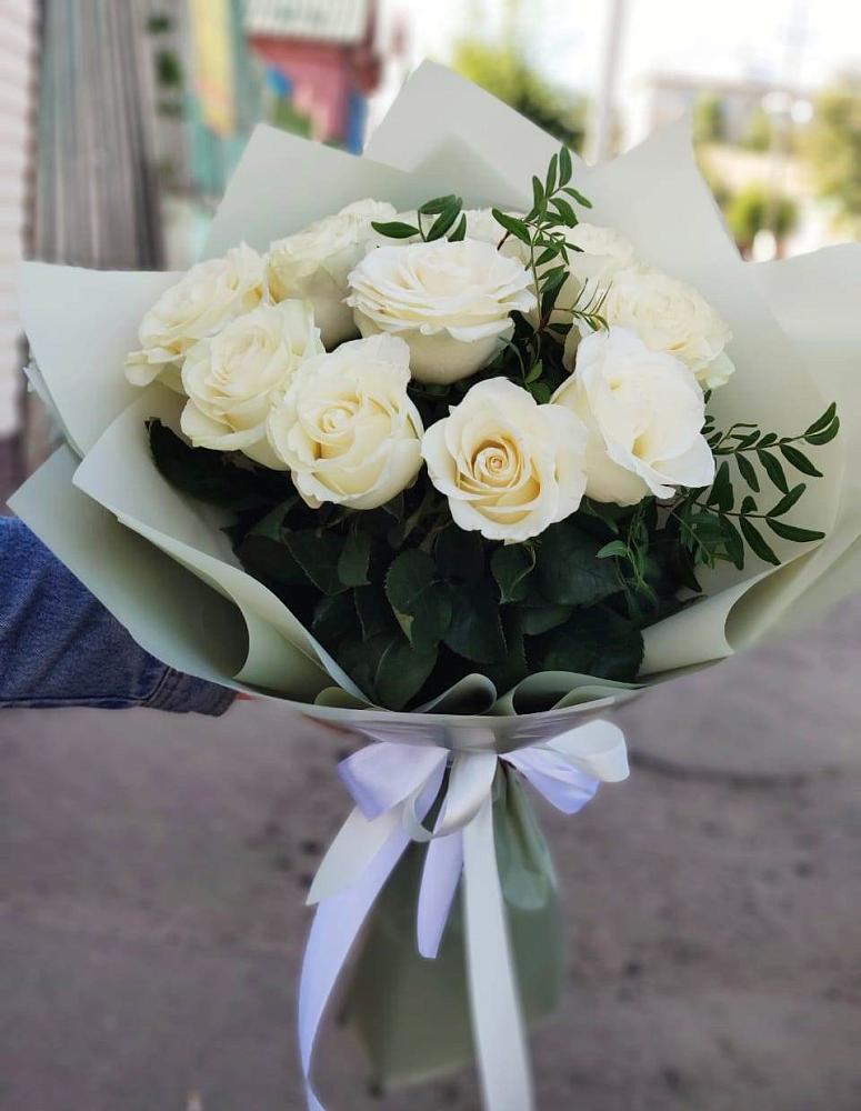 Букет Белые розы Проуд в Ижморском
