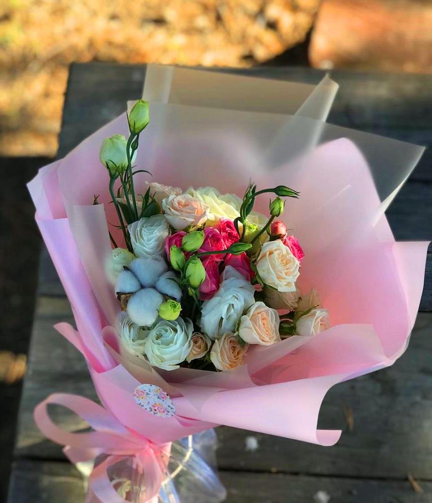 Букет цветов из: Розы и Лизиантусы в Ижморском