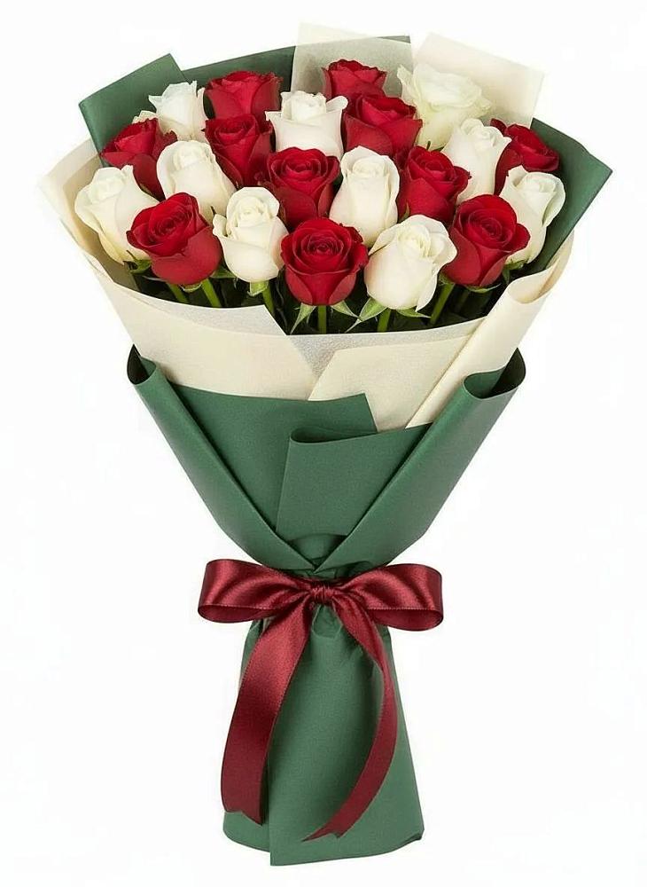 Букет Микс из красных и белых роз в Ижморском