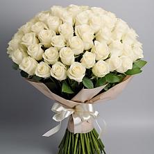 Букет 101 беля роза Белоснежка в Ижморском