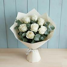 Букет Белые розы в Эвкалипте в Ижморском
