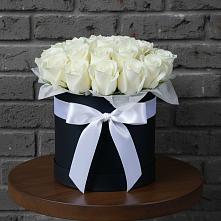 Цветочная композиция из Розы в шляпной коробке в Ижморском