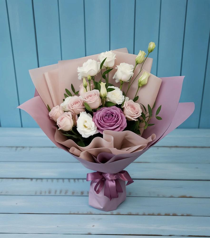 Букет цветов из: Розы и Лизиантусы в Ижморском